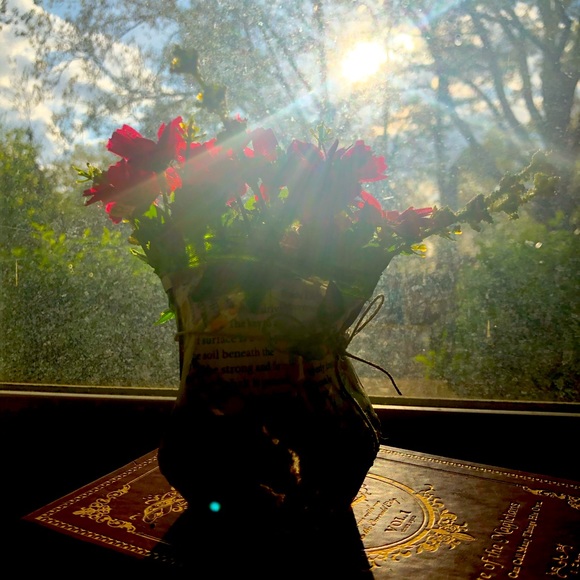 Whimsical Curvy Faux Floral Decor Jar - Picture 4 of 16